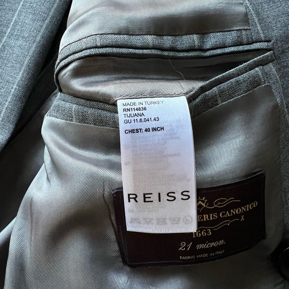 Reiss Tijuana Double Breasted Peak Lapel Grey Pinstripe Suit 40R/34inch Pants - Picture 3 of 7